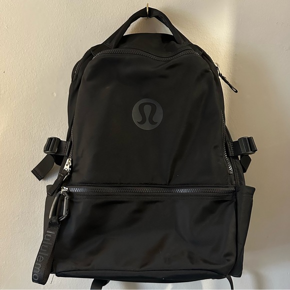 lululemon New Crew Backpack 22L - Black - Picture 2 of 7